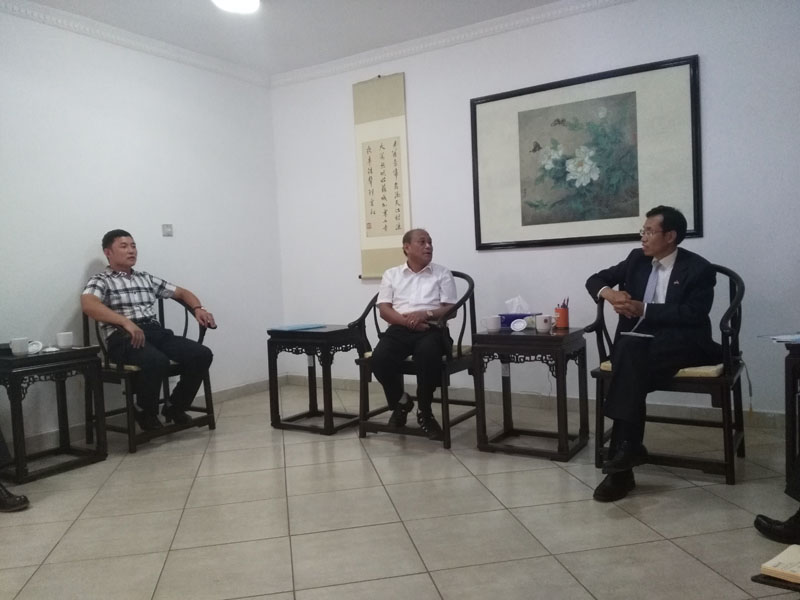 与中国驻马拉维大使及参赞会议