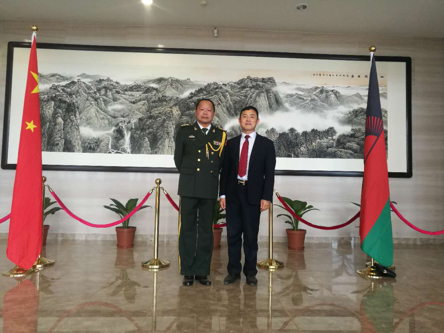 公司领导和马拉维驻华使馆武官